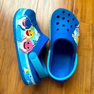 Crocs Baby shark